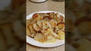 Easy 20 Minute Breakfast Potatoes & Onions