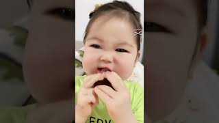 Cute Baby Love eating💕💗Baby Chinese super eating🤩#shorts #baby #funny