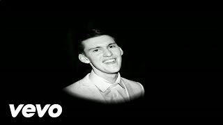 Willy Moon - She Loves Me