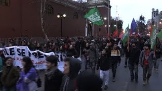 Chilean students protest against a bill on youth work