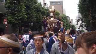 平成２７年　青山熊野神社例大祭　青山外苑町会　連合神輿渡御　外苑西通り　２０１５．９．２７　Aoyama Mikoshi Festival