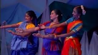 Me Mihi Madale Geethangee Dance Show in 2005