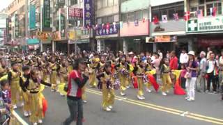 20121229嘉義管樂節踩街28-嘉義市垂楊國民小學樂旗隊