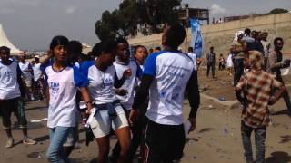 Sami Go Ethio Shake ክሊፕ ላይ ካሉት ዳንሰኞች እና ከዝች ልጅ?