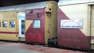 Gour Express (13154 Malda Town - Sealdah) Arrival At Naihati Junction