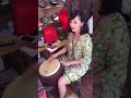 中国最火的手鼓美女beautiful gril在云南丽江古城的一段手鼓秀 drum tambourine