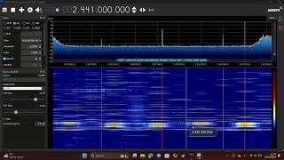 What the Bluetooth signal looks like from gen 4 air pods on a spectrum analyser.