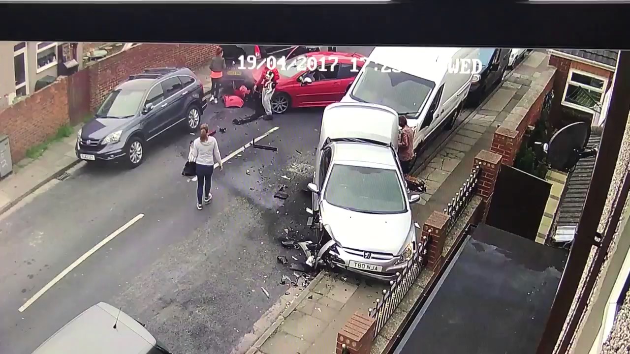 Grimsby Car Crash - YouTube