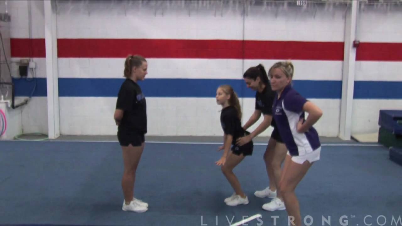 How To Do Basket Tosses In Cheerleading - YouTube