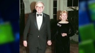 Buffett on late wife: She put me together