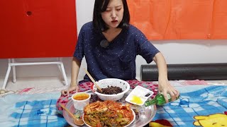 부모님 잠든 새벽..몰래 짜장면 배달시켜 소주마시는 36살 노처녀(ft.효년이즈백)