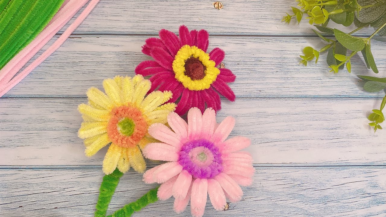 How To Make Gerbera Flower From Pipe Cleaner Pipe Cleaner Flowers Diy