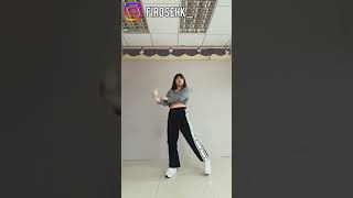 🤍 𝐋𝐞𝐞 𝐂𝐡𝐚𝐞𝐲𝐞𝐨𝐧 - 𝐊𝐧𝐨𝐜𝐤🤍 #kpopdancecover #댄스커버 #leechaeyeon #dance #knock