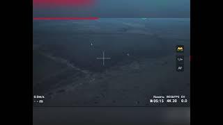 русский постучал по 🇺🇦 дрону, тот взорвался😂/ russian soldier knocked on a 🇺🇦 drone and it exploded😂