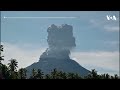 indonesia s mount ibu erupts spewing ash clouds voa news