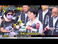 巨業公車爆「逆向蛇行」！ 險撞對向騎士目擊民眾嚇@newsebc