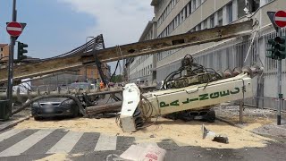 Milano, crolla una trivella di 10 metri su un edificio: parte del palazzo distrutta