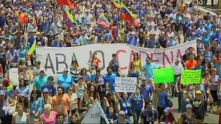 Liderler zirvesi de Venezuela sokaklarını yatıştırmadı