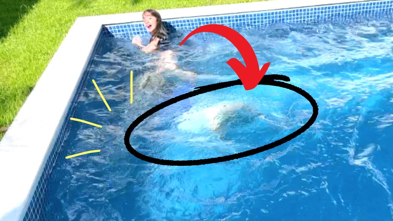 Brincadeiras Na Piscina Youtube