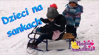 Dzieci na sankach / Sanki i zabawa -  Snow and sledge. Fun in the snow.