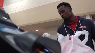Make A Difference Every Day Heb Worker Goes Above And Beyond For His Customer