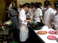 Chef BAGUS  memberi contoh memasak namun Cook Helper gak siap.AVI