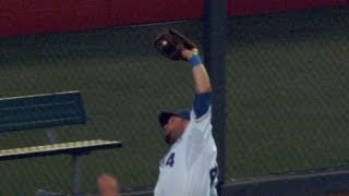 ATL@KC: Gordon makes nice snag on Freeman's fly ball