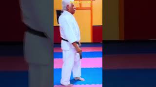 (358) Técnicas de karate. Busca nuestros videos en @karate_clases. #karate #martialarts #defense .