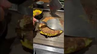 Okonomiyaki 目の前で！大阪のお好み焼き《味乃家 本店》【大阪 なんば・道頓堀】