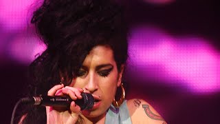 (Better Quality) Amy Winehouse | Love Is A Losing Game - Live AOL Winter Warmer 2006