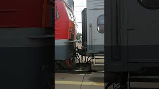 How do they change the locomotive of a train? #4