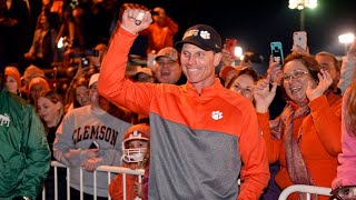 Sources: Former OU Assistant Coach Brent Venables Emerges As Top Candidate At Oklahoma