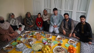 خاله نفیسه و خیبر سادات امروز بخیر یک آشپزی مزه دار کردند😱😍😘/Nafesa and Khaibar Sadat cooked