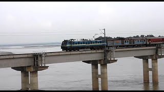 WAG7 lead express crossing Ganga river bridge