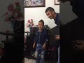 Junior Posada Canta Acaba de Una vez Con niño Fans.