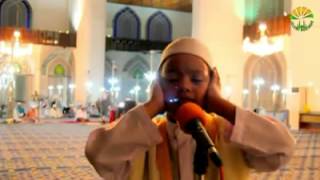 சிறுவன் சொல்லும் இனிமையான பாங்கு - Beautiful Azan by small boy