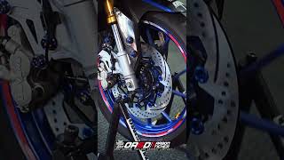 YAMAHA R15M เข้ามาติดตั้งขาปั้มเท่ๆ พร้อมจานสวยๆ แบบนี้ ใครจะอดใจไหว #youtubeshorts #yamahar15 #r15m