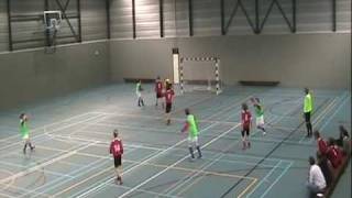 Mooie goal Justin Hensen tijdens zaalvoetbaltoernooi ASWH met VVGZ D1