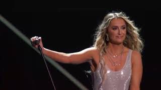 Lainey Wilson - Grease (Live From The 58th ACM Awards)