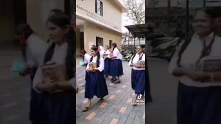 പഴയ കാല വിദ്യാർത്ഥികൾ പഴയ വേഷത്തിൽ #viral #school #video