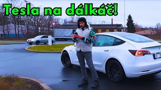 Jak nabourat Teslu pohodlně s mobilem | Tesla Smart Summon v ČR | FSD demo?