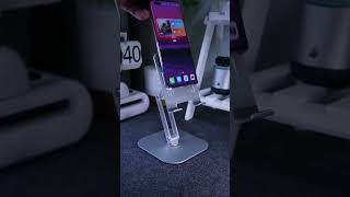 This lazy mobile phone tablet stand that can be rotated 360 degrees is very suitable for use.