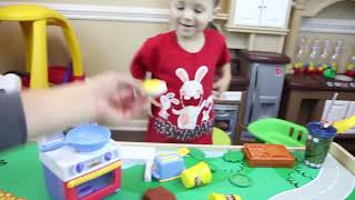 Chase's Corner: Playdoh Meal Time Kitchen Pretend Play Food Review | DOHMUCHFUN NEW