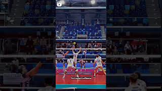 De Cecco's Perfect One Hand Set 😈 ||#ytshorts #shorts #sports_.volleyball #new #viral #volleyball