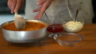 Ostkakan - den mest svenska desserten - Hela Sverige Bakar (TV4)