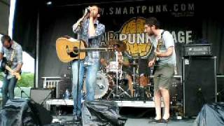 Dear and the Headlights - Run In The Front (Live at Warped Tour Montreal 09)