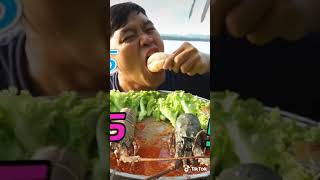 បង្កងយក្សធំៗណាស់