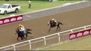 20220112 Hollywoodbets Greyville express clip Race 1 won by BRISTOLBEAUFIGHTER