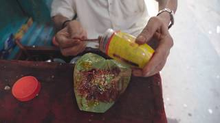 インドの嗜好品『パーン』の作り方 How to make a Paan at Old Delhi,India street food