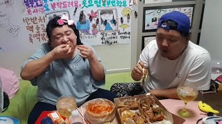 복부인 태풍때문에 엄마 시어머니께 전화드리기# 호로록떡볶이 순수고마치킨 후라이드치킨 먹방 이제 치킨은 순수치킨만 먹고싶네요 너무 짱짱짱 mukbang